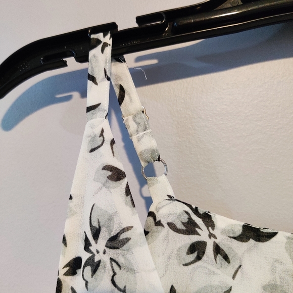 Cabi Sleeveless Blouse w/ Flutter Back - Picture 10 of 12